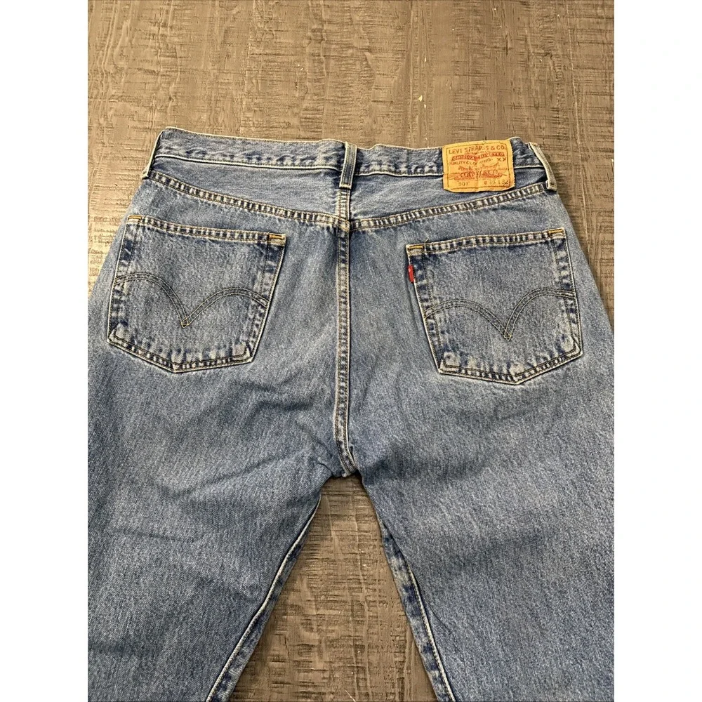 Vintage  Levi's 501 men's jeans 36/32 (31) Denim Button Fly 100% Cotton  5010193